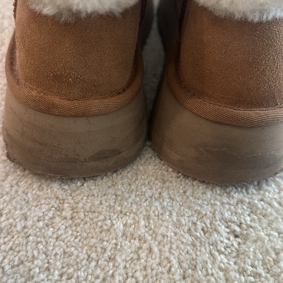 Ugg - Picture 6 of 10